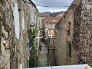 Authentique maison de ville en pierres