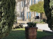 Authentique Mas Provençal + 2 appartements F3/F1 loués...