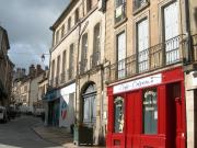 AUTUN, Rue Piétonne T2 très lumineux et entièrement...