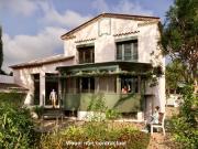 Aux Arceaux, une Belle Endormie des Années 30. 195m²...