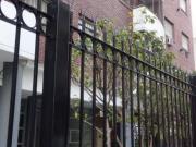 Av.Belgrano y Chacabuco 2 amb. con balcon al frente...