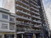 Av.Corrientes Santos Dumont 2 Amb. al frente con balcon...