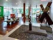 AV. DE LOS BOSQUES, Espectacular Casa en Venta. Espacios...