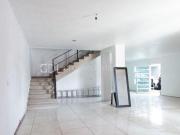 AV LAS TORRES CASA AMPLIA CON BODEGA