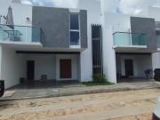 Av. O. Oriente No. 105. Privada Ladera de las Lomas,...