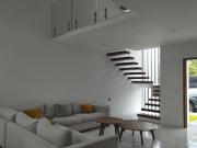 Av. O. Oriente No. 105. Privada Ladera de las Lomas,...