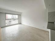 Av. Ovidio Lagos 1225 01 04 Monoambiente PATIO EXCLUSIVO...