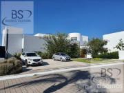 AV/ PRECIOSA RESIDENCIA EN VENTA BALCONES DE JURIQUILLA...