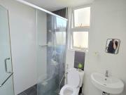 AVAILBLE 1ST JANUARY Private bath‼️3min walk LRT Limited...