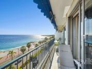Avant dernier étage avec terrasse face à la mer