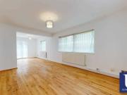 Avenue Road, London NW8, 2 bed flat to rent, £3,012 pcm...