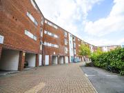Aviation Avenue, Hatfield, Hertfordshire AL10, 3 bed...