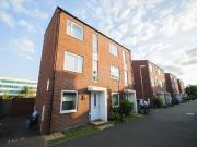 Aviation Avenue, Hatfield, Hertfordshire AL10, 5 bed...