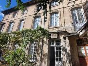 Avignon intra muros, hôtel particulier avec jardin et...