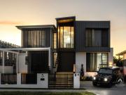 You'd Pay Double for This in Broadbeach Waters 6 Car...