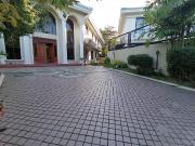 Ayala Alabang 4 Bedroom Cozy House for Rent in Alabang...