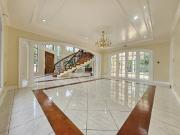 Ayala Alabang Village Spacious 2 Storey House with Pool...