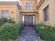 Ayres del Pilar | Venta | Interesante casa de 4...