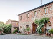 Azienda agricola in vendita a Foiano Della Chiana