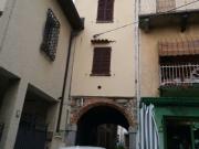 Azzio ampia porzione di casa con box