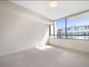 Modern & Convenient 2 Bedroom Apartment with Secure...