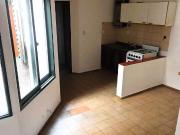 Bº ALBERDI 1 DORMITORIO 1° PISO POR ESCALERA