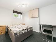 b Estcourt Terrace, Headingley, Leeds