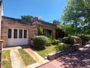 B° MAIPU ALQUILER: Casa de 2 Dor, con cochera y patio !