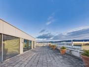 Büroattikageschoss mit grosser Terrasse