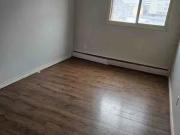 Bachelor 2116 Rose St