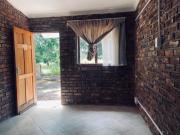 Bachelor apartment in Ivydale