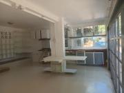 Bachelor apartment in Kensington