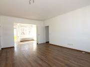Sanierte und sehr großzügige 3 Zimmer Wohnung mit Balkon...