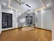 Bahria Town Phase 8 Kanal House Perfectly Constructed...
