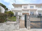 Bairro de Alvalade | Moradia para remodelar a gosto com...