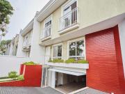 Bairro Mercês, sobrado frente 9 9982 15 97