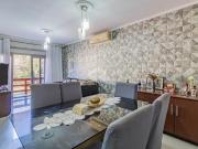 Bairro Vila Nova, dois apartamentos com entradas...