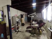 ¡Baja de Precio! Local comercial con Departamento en...