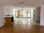 ¡Bajo de Precio! Casa en Calle Cerrada, 3 niveles,...