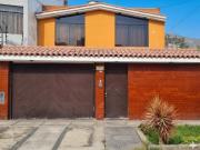 Bajo de precio ! Funcional casa en La Molina a 1 cuadra...