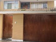 BAJO DE PRECIO, GRAN OCASION VENTA DE CASA COMO TERRENO...