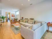 BAJOS EN VENTA CON INQUILINO EN LA MARINA DEL PORT DE...