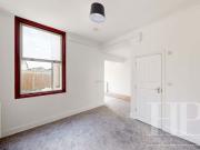 Balcombe Road, Horley RH6, 1 bedroom maisonette to rent...