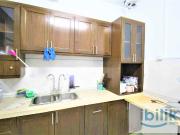 Balcony Big Queen Size AC Bedroom, Female only, 8mins to...