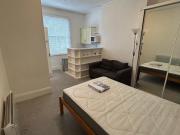 Balham Sunny Studio Flat Ritherdon Road