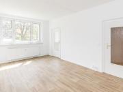 Balkon / Helle Wohnung / modernes Bad