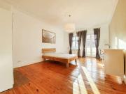 Balkonzimmer in 2 Zimmer Wohnung in Friedrichshain