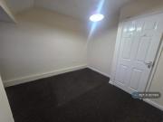 Ballards Road, Dagenham, RM10 1 bed flat to rent £1,450...