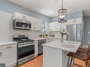 Baltimore Townhouse with Living room. Newlyrenovat