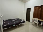 BANDAR PUTERI KLANG MIDDLE ROOM FOR RENT,QUEENBED WITH...